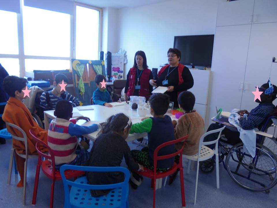 Animadoras do Pavilhão do Conhecimento com alunos do Hospital