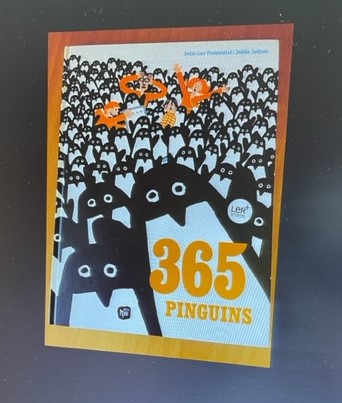 Capa do livro 365 pinguins com ilustração de muitos pinguins pretos e brancos e 4 pessoas cor de laranja